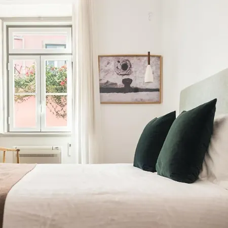 Apartment Plum Guide - Quicksilver Lisbon